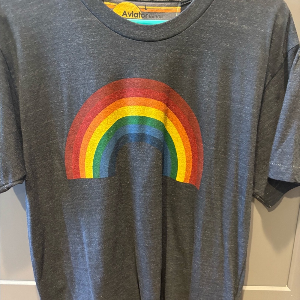Aviator Nation boyfriend Rainbow Graphic T-Shirt* sold out * size lrg - Picture 5 of 9